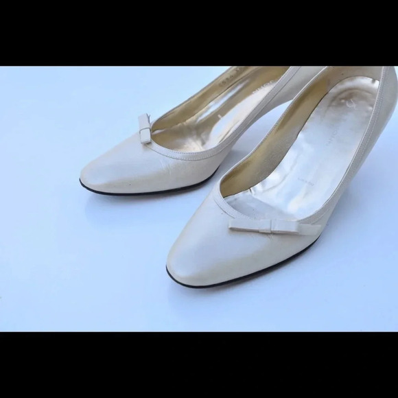 St. John pumps - Picture 8 of 8